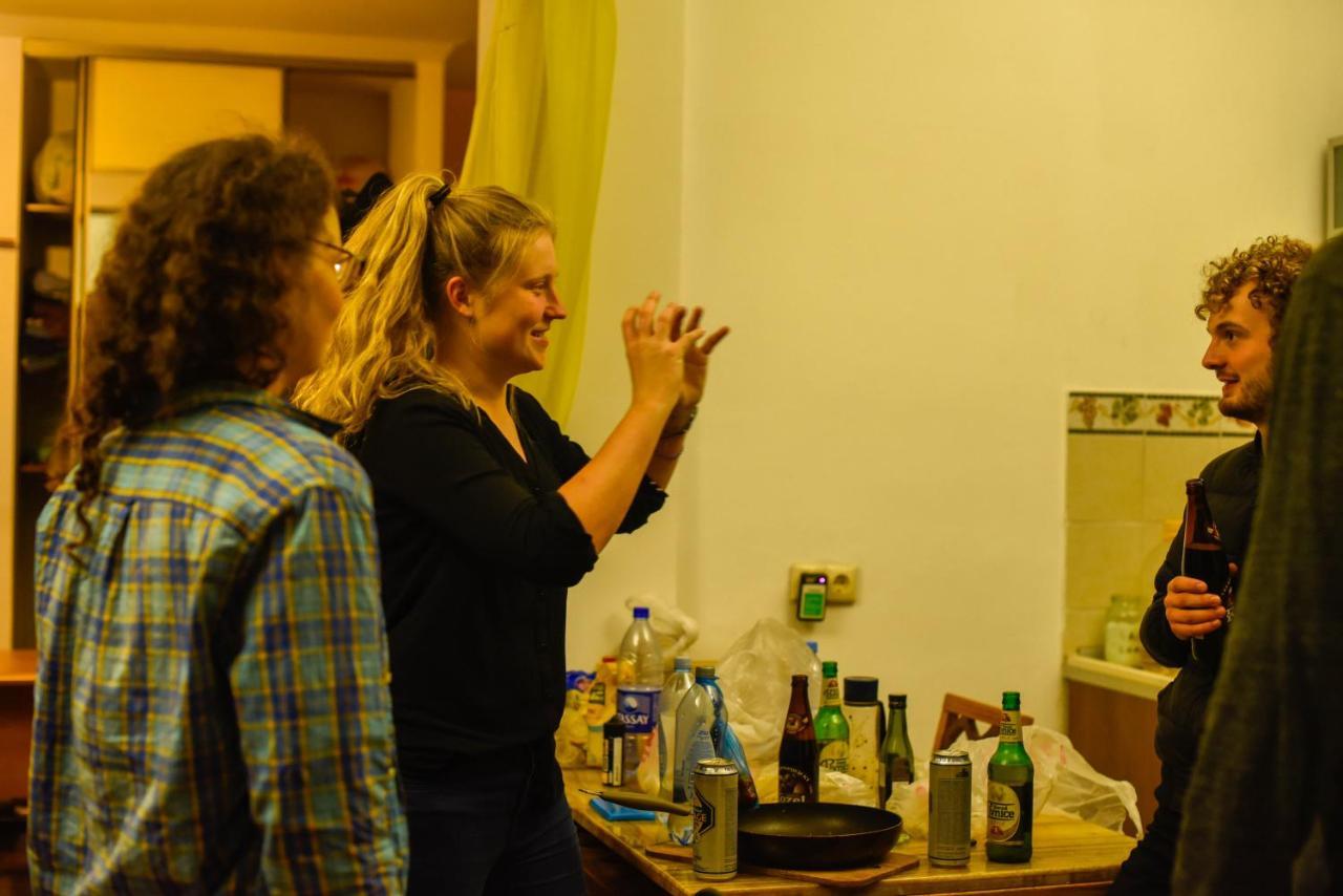 "European" Backpackers Hostel In Алматы Экстерьер фото