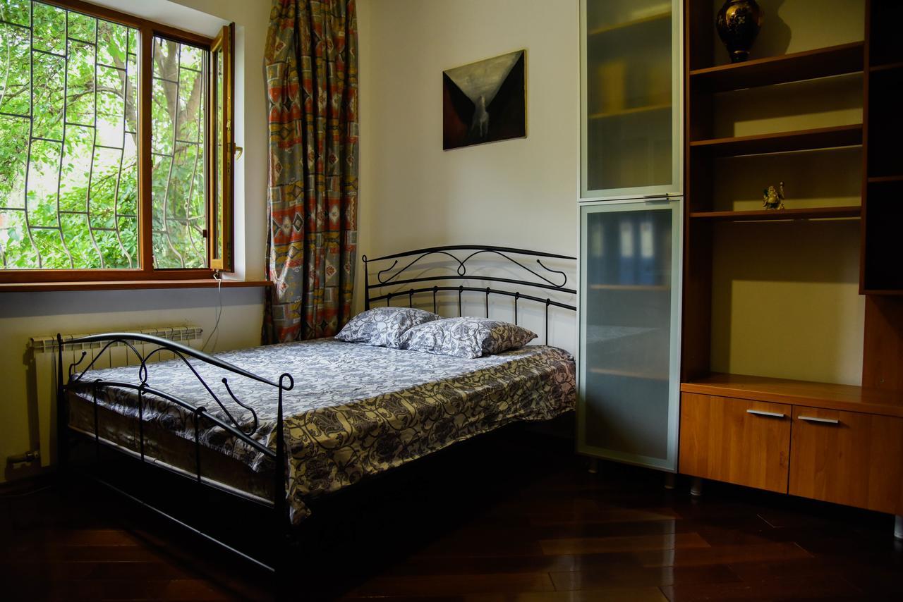 "European" Backpackers Hostel In Алматы Экстерьер фото